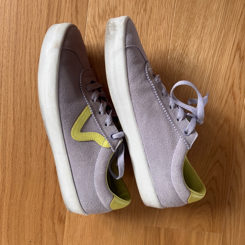 Vans Lavender Low-Profile Sneakers with Neon Yellow Trim - Picture 3 of 6